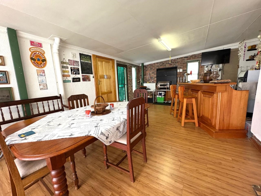 6 Bedroom Property for Sale in Lakeview Free State